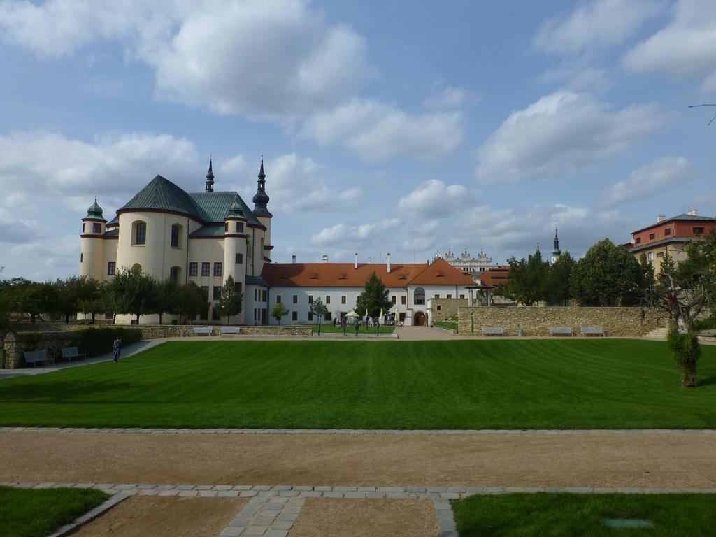 Penzion V Podzamci Litomyšl Exteriör bild