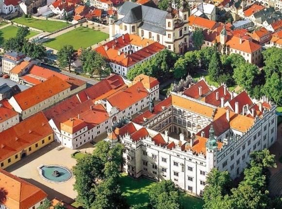 Penzion V Podzamci Litomyšl Exteriör bild